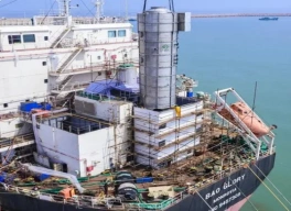 Dispositivo de desulfuración y desnitrificación de gases de combustión de turbinas de gas marinas